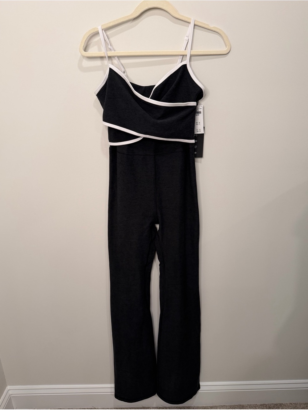 Abercrombie YPB EverydaySOFT Black White Wrap Jumpsuit NWT Size Medium